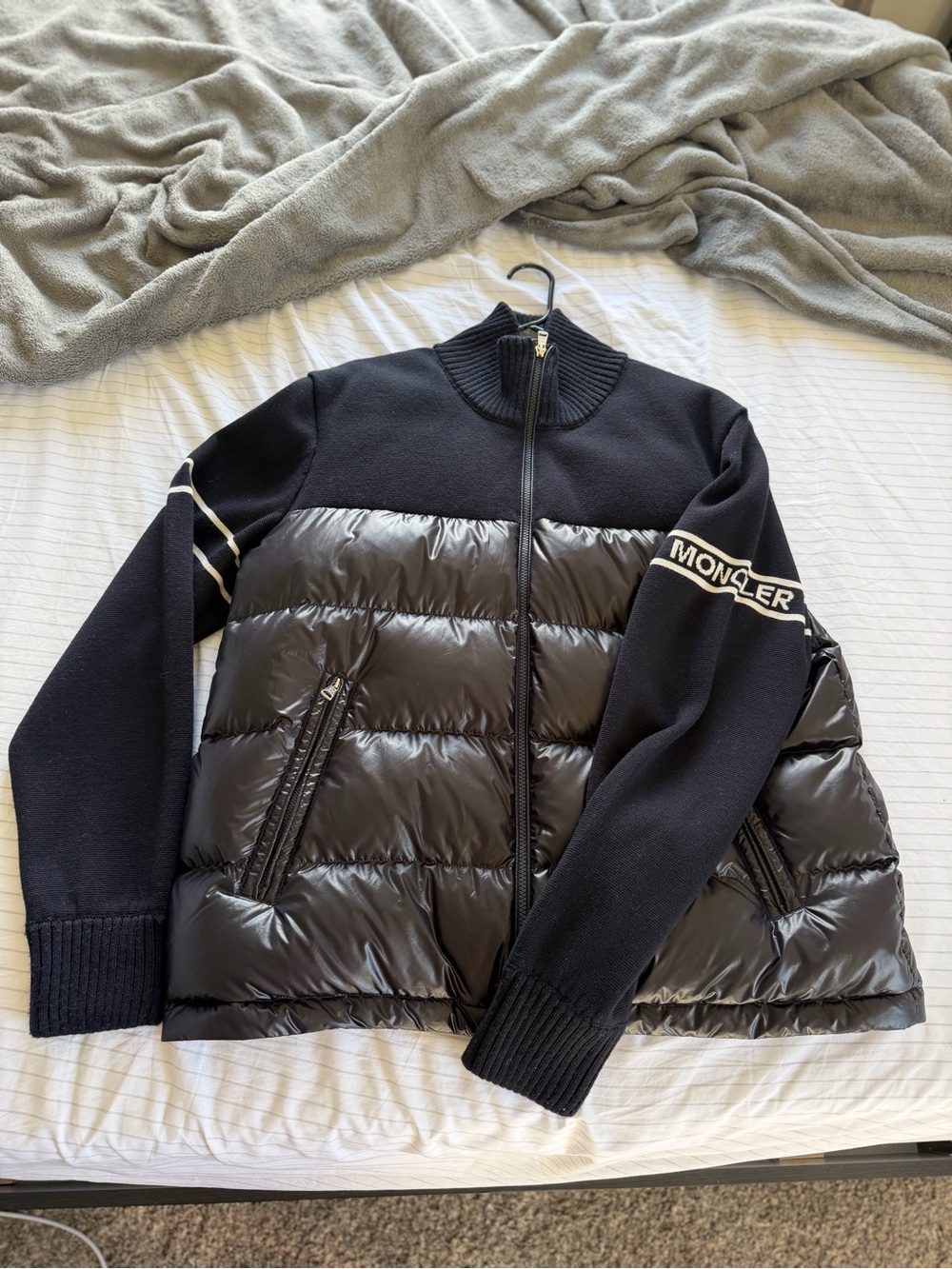Moncler Puffer Coat/Cardigan